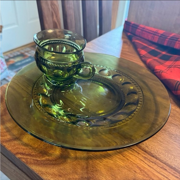 Vintage Indiana Glass Kings Crown Thumbprint Dinner Plate and Cup Set - Picture 2 of 11